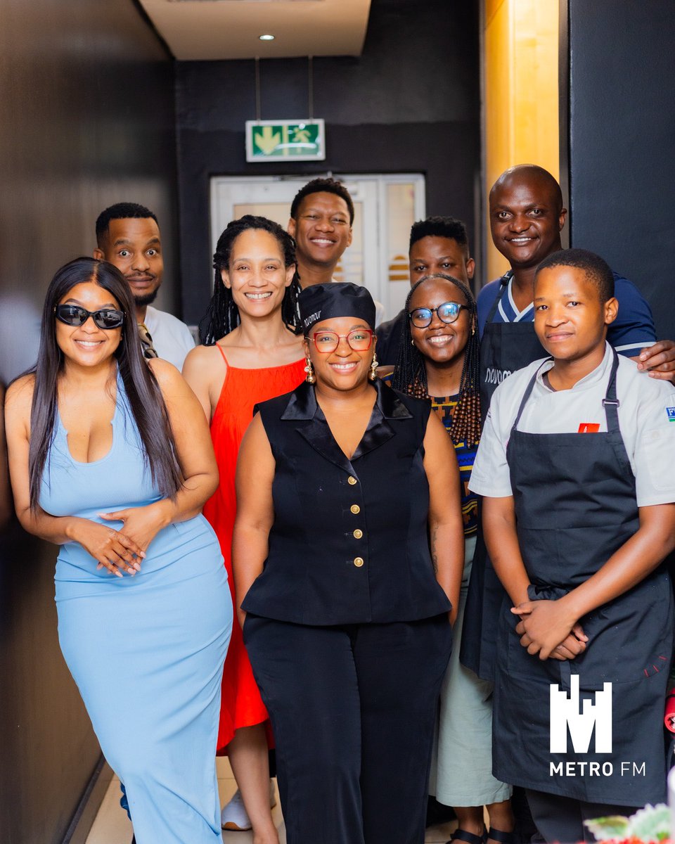 METROFMSA's tweet photo. #MiddayLinkUp

For #GRABABITE we had Kefiloe Dikgole.

Kefiloe Digole is a culinary artist who heads her own business, Novamour, which specializes in novelty cakes, catering, and fine dining.

Tune in https://t.co/vtHenSKATi https://t.co/L66W1nhdqo