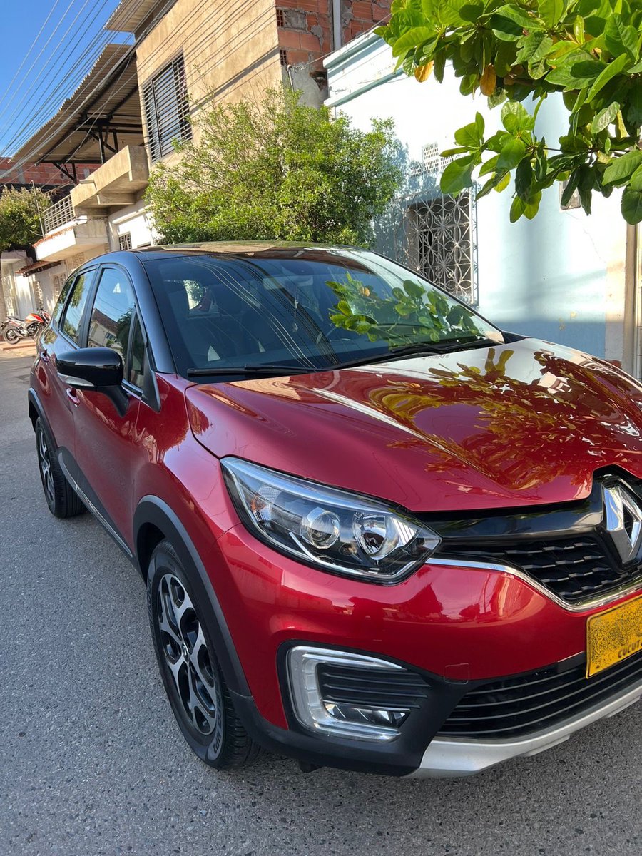 jhonjacome's tweet photo. #ATENCIÓN Se vende hermosa camioneta Renault Captur, colombiana, placas de Cúcuta terminadas en 4, modelo 2019. Perfecto estado, llantas nuevas y precio negociable, de oportunidad. Mayor información, en el número 3142746410. https://t.co/tViQZXBgNX