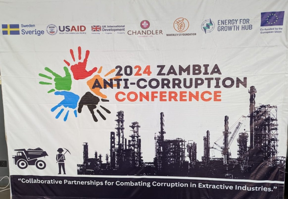 Corruption kills growth &amp; drives poverty

Development Director <a href="/BerniSmith5/">Berni Smith</a> was in Kitwe today at <a href="/ti_zambia/">Transparency International Zambia</a> Anti-Corruption Conference

 Clear message🔊: 🇿🇲 will only stamp out corruption when  businesses, gov agencies, CSOs, cooperating partners, local authorities work together