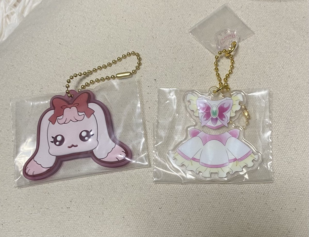 yuu80098629's tweet photo. プリキュア一番くじ　交換　買取

【譲】E賞　キュアドリーム
        F賞　ミルク

【求】E賞　キュアブラックorキュアホワイト
　　F賞　メップルorミップルorポルン
　　定価＋送料

難しいとは思いますが条件合う方はお気軽にDM orコメントよろしくお願いします🙇 https://t.co/Uvyuv5ltKW