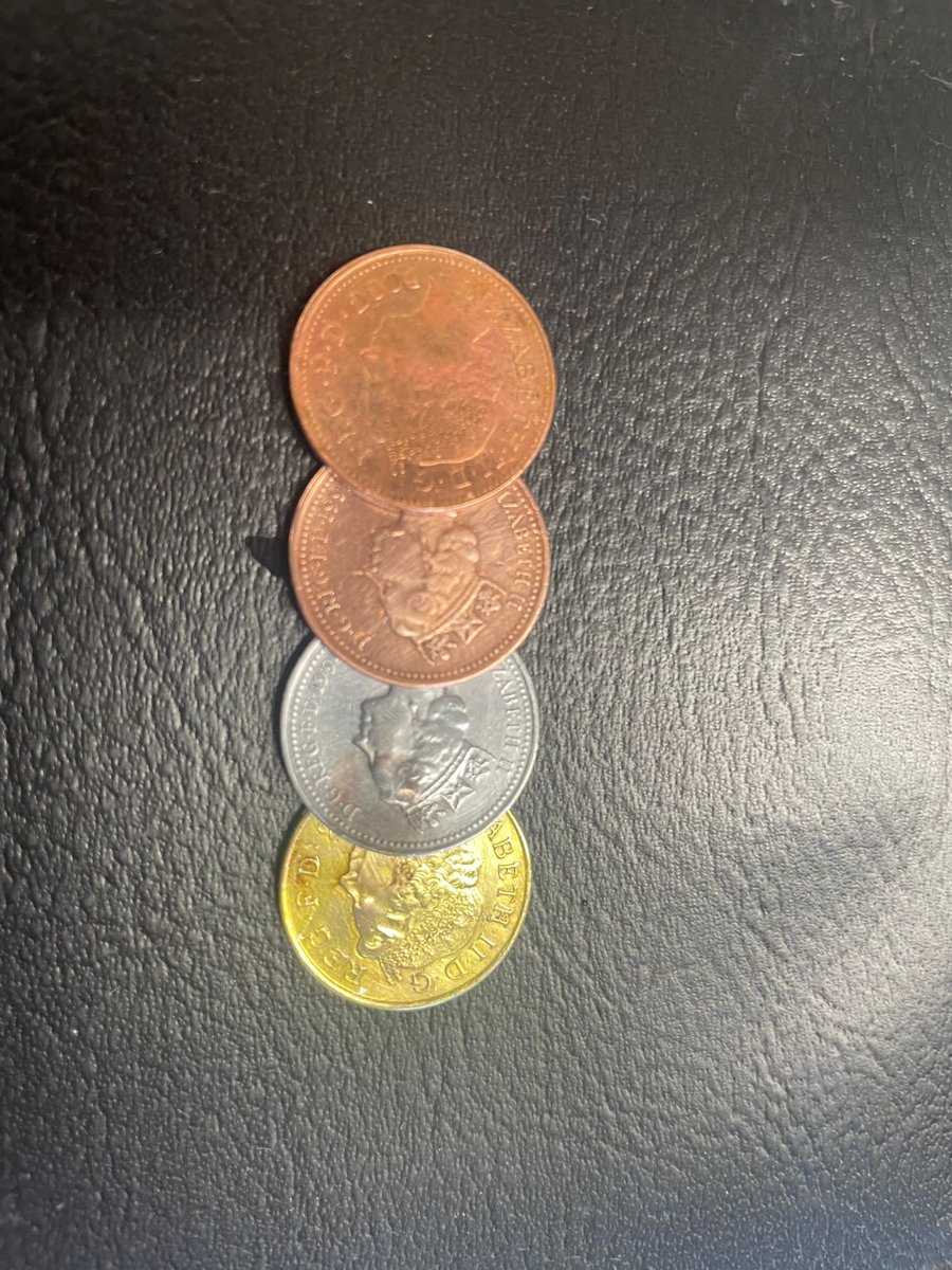 bedwashighsci's tweet photo. This week's STEM Club lesson,  Alchemy! Copper coins turned gold and silver! 🥇🥈🥉 https://t.co/GoV6A4LSaH