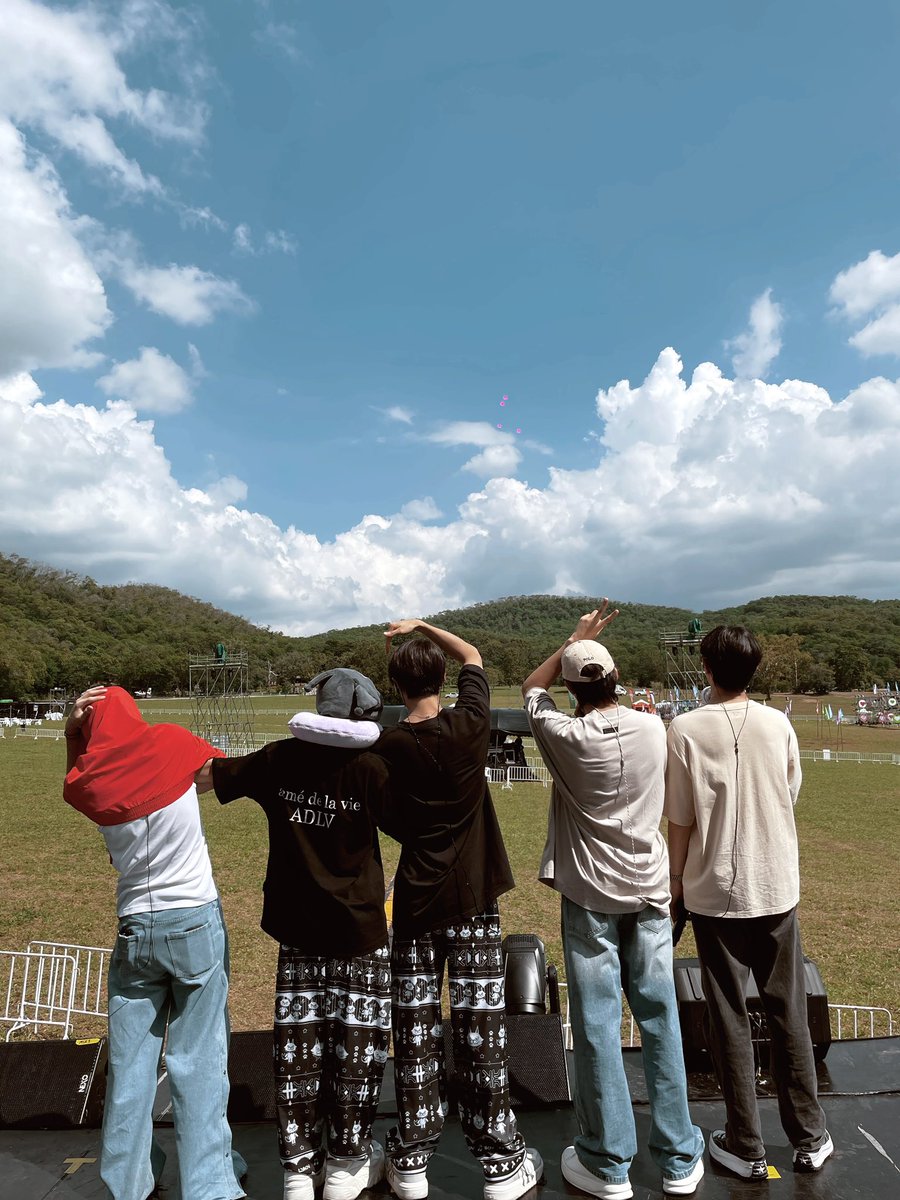 babyhmudeang's tweet photo. 20.11.2024 บทสัมภาษณ์ของ mirror_mirrorth เลโก้  
21.11.2024 #LYKN_DANCEPERFORMANCE
22.11.2024 #HITZxLYKN_หยอกไม่หลอก
22.11.2024 #คำต้องเชื่อมxLEGO
22.11.2024 #KidnapSeriesFinalEP #TuiChayatorn 
23.11.2024 #HEART2HONG
23.11.2024 #FromNowOn_LYKN
25.11.2024 #NoWorriesLYKN_5M https://t.co/4cK2PRR1Vz