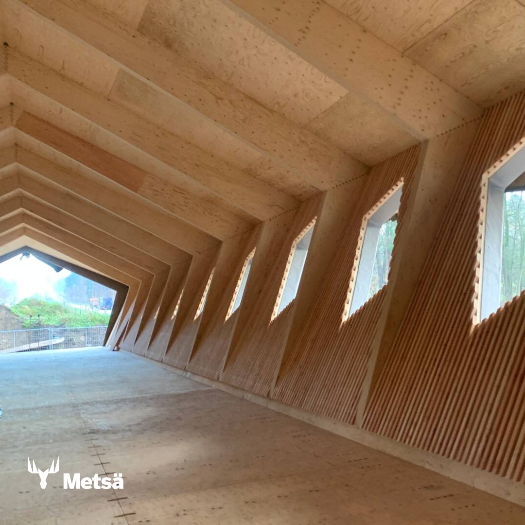 🚴‍♂️Experience the innovation of timber construction!

Brussels' new 67.5m timber footbridge has been crafted with Kerto® LVL Q-panels, offering cyclists and pedestrians a sustainable, strong, and direct connection over the Vier Armen junction.
Learn More: bit.ly/4fHPpnX
