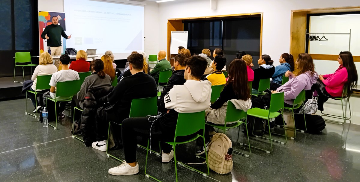 CDE UAB (@cdoceuropea) on Twitter photo El 20 de novembre vam oferir una xerrada al Centre de Formació de Persones Adultes Les Corts <a href="/CfpaLesCorts/">CFPA Les Corts</a>, que va anar a càrrec del professor Antoni Abat <a href="/AbatAntoni13/">Antoni Abat</a>, de la Facultat de <a href="/Dret_UAB/">Facultat de Dret UAB</a>, i que va comptar amb el suport de la <a href="/EUPOLJeanMonnet/">EUPOL Jean Monnet Chair</a> #CDEUABInstituts El 20 de novembre vam oferir una xerrada al Centre de Formació de Persones Adultes Les Corts <a href="/CfpaLesCorts/">CFPA Les Corts</a>, que va anar a càrrec del professor Antoni Abat <a href="/AbatAntoni13/">Antoni Abat</a>, de la Facultat de <a href="/Dret_UAB/">Facultat de Dret UAB</a>, i que va comptar amb el suport de la <a href="/EUPOLJeanMonnet/">EUPOL Jean Monnet Chair</a> #CDEUABInstituts