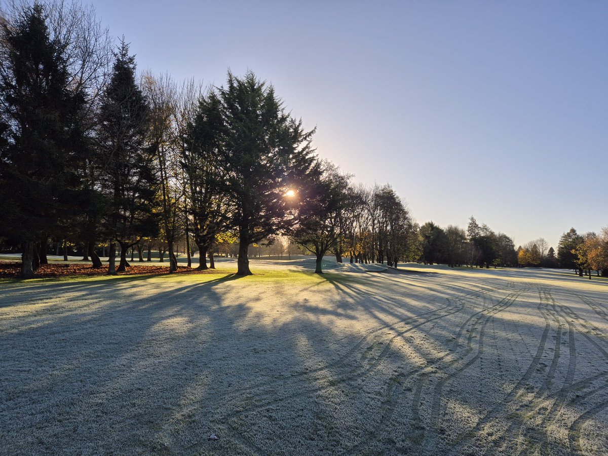 What a beautiful scene from <a href="/BlackBushGC/">Black Bush Golf Club</a> this morning <a href="/kevinmarkham/">Kevin Markham</a> <a href="/GolfIreland_/">Golf Ireland</a>  <a href="/IrishGolfDesk/">Brian Keogh</a>