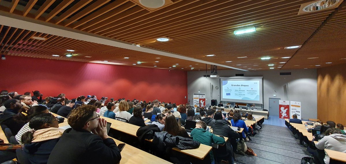 👉 Affluence lors des 3eme Rencontres de l'action sociale en Nouvelle-Aquitaine <a href="/UnivPoitiers/">Université de Poitiers</a>  lors de la seconde session sur le droit de la protection sociale s'agissant des personnes migrantes. Un colloque organisé par <a href="/Droit_Poitiers/">Faculté de Droit et Sciences sociales de Poitiers</a> <a href="/InstitutIdp/">Institut de Droit Public (IDP)</a> <a href="/CECOJI_UP/">CECOJI-UP</a> 👏👏