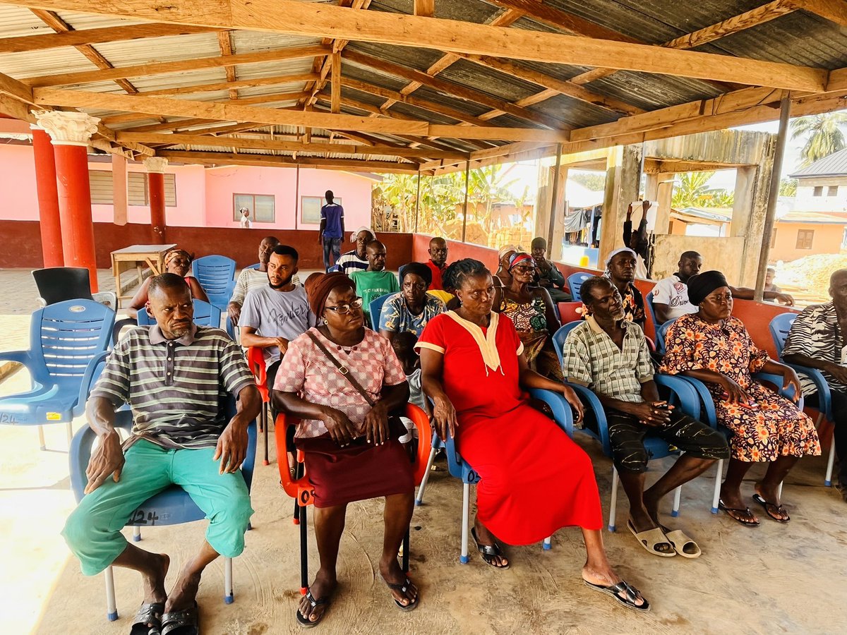 UNUINRA's tweet photo. This phase 2 of the #FORESTOKYEMAN project is to sensitize the CREMA leaders of Atiwa West on recent by-laws the project has helped amend.
This sensitization is critical because it puts the power in the hands of community leaders to protect and conserve their natural resources. https://t.co/kv1GhRaPQx