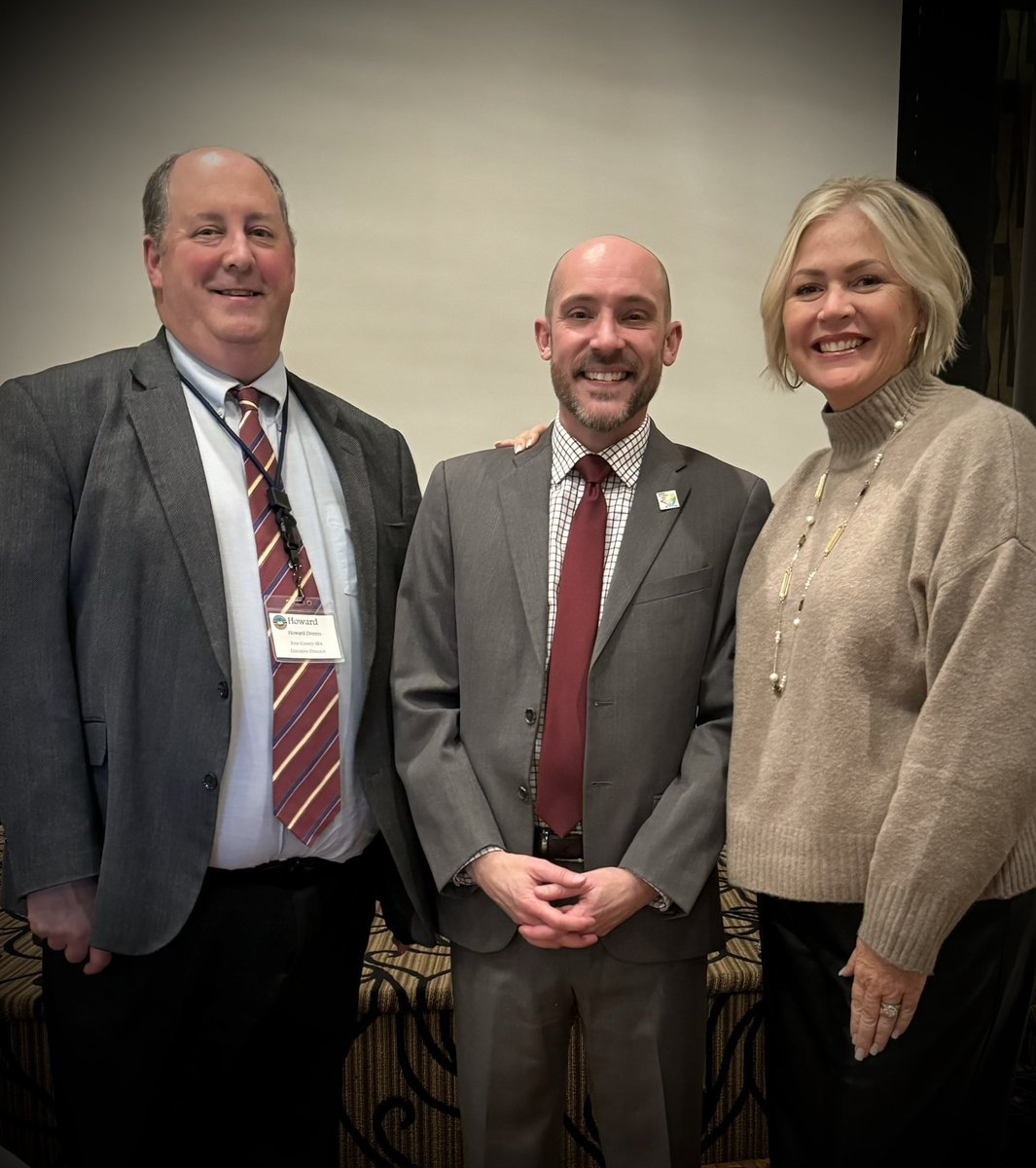 Lynne_Rutnik's tweet photo. 🌟4CSB Association enjoyed an informative night collaborating &amp; deepening their understanding about Foundation Aid with Brian Fessler. Thank you @nyschoolboards for supporting the @WFL_BOCES School Boards. #Beinformed #Stayinformed #Advocate https://t.co/VYyX4AKWe3