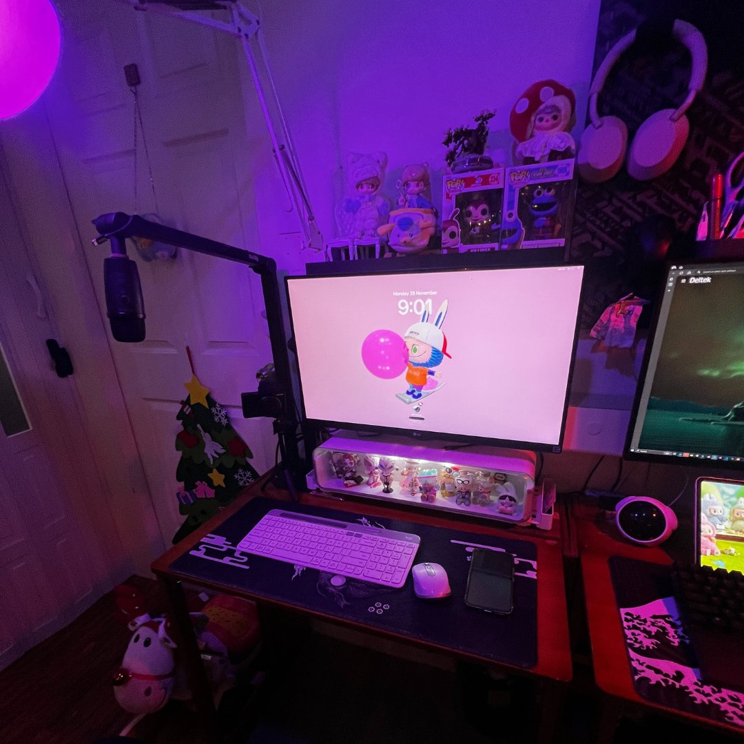 Some say it’s too early, but our video editor says you’re running late!

Our desks are getting a dusting of snow. And baubles. And stockings, angels, lights, tinsel...

#gaming #gamemarket #gameindustry #videogames #marketing #digitalmarketing #gamemarketing #setup