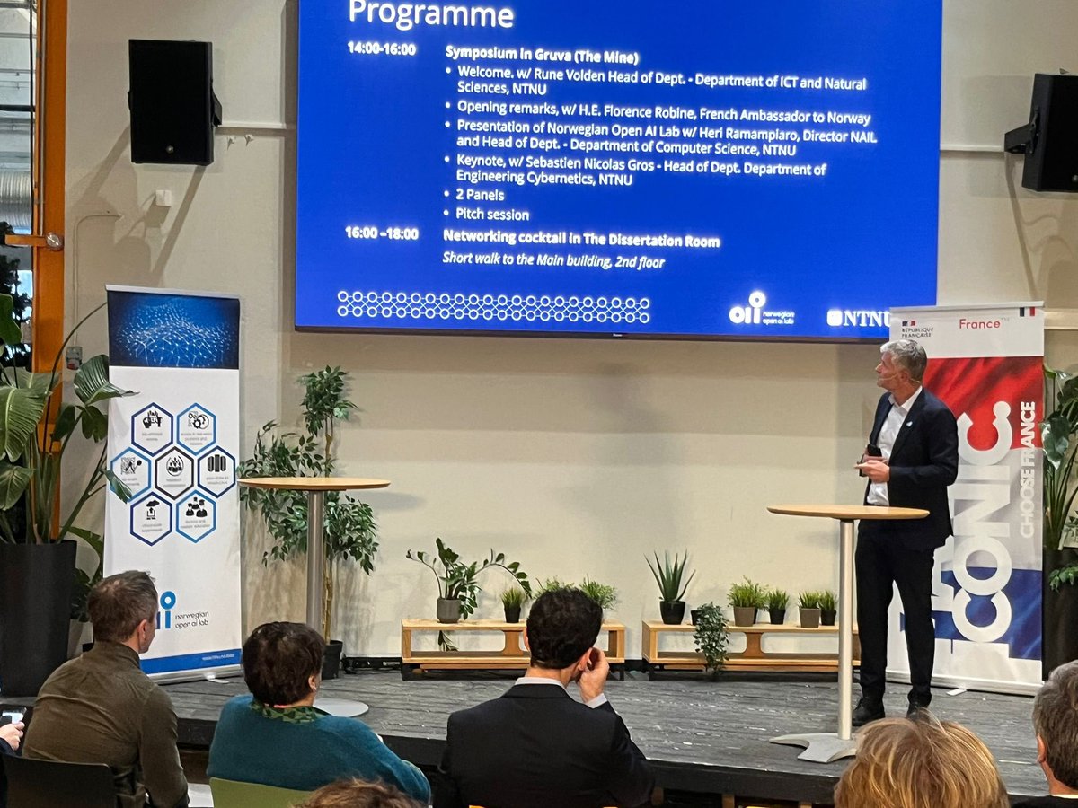 AmbaFr_Norge's tweet photo. Today, Ambassador @frobine was in @NTNU in #Trondheim for a symposium on AI 🤖 and the opportunities for new collaborations between the industry 🏭, research centers 🔬and Academia 🏫

The Ambassador reaffirmed France’s commitment for an ethical governance of AI 🇫🇷

#MakeItIconic https://t.co/CvUc2CRqtD