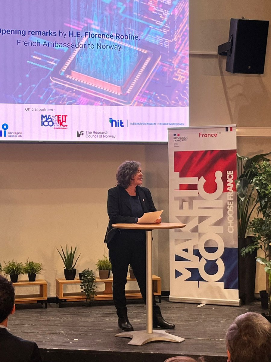 AmbaFr_Norge's tweet photo. Today, Ambassador @frobine was in @NTNU in #Trondheim for a symposium on AI 🤖 and the opportunities for new collaborations between the industry 🏭, research centers 🔬and Academia 🏫

The Ambassador reaffirmed France’s commitment for an ethical governance of AI 🇫🇷

#MakeItIconic https://t.co/CvUc2CRqtD