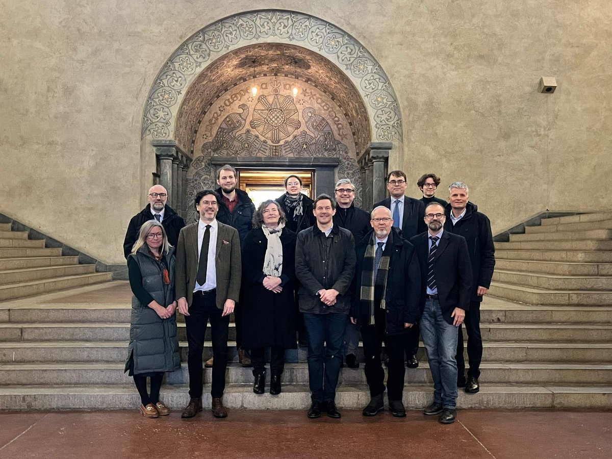 AmbaFr_Norge's tweet photo. Today, Ambassador @frobine was in @NTNU in #Trondheim for a symposium on AI 🤖 and the opportunities for new collaborations between the industry 🏭, research centers 🔬and Academia 🏫

The Ambassador reaffirmed France’s commitment for an ethical governance of AI 🇫🇷

#MakeItIconic https://t.co/CvUc2CRqtD