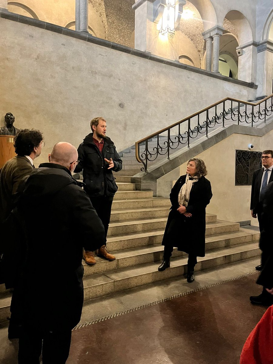 AmbaFr_Norge's tweet photo. Today, Ambassador @frobine was in @NTNU in #Trondheim for a symposium on AI 🤖 and the opportunities for new collaborations between the industry 🏭, research centers 🔬and Academia 🏫

The Ambassador reaffirmed France’s commitment for an ethical governance of AI 🇫🇷

#MakeItIconic https://t.co/CvUc2CRqtD