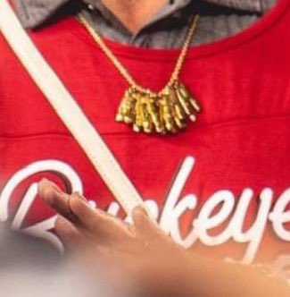 Never forget the time Jim Tressel’s wife wore a necklace with 9 ❌ichigan L’s on it
