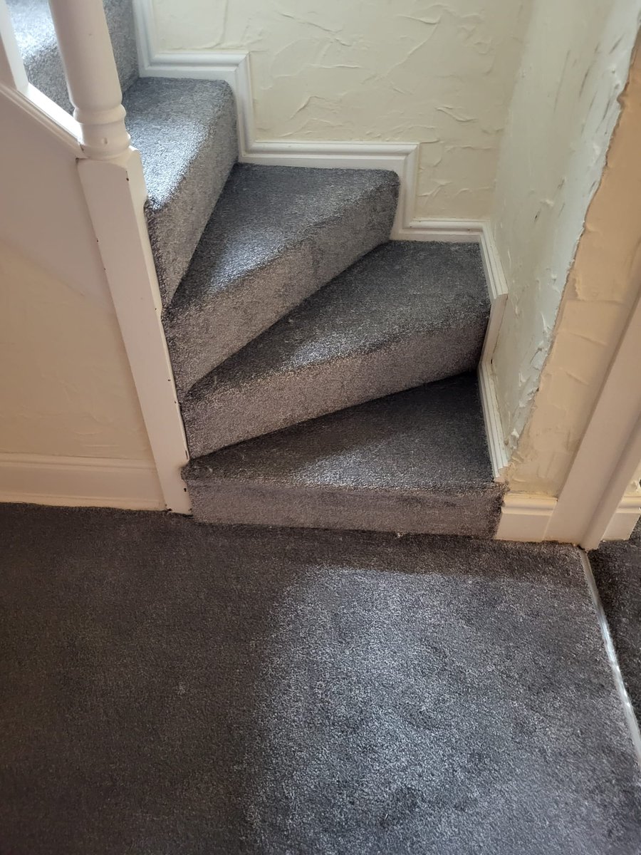 obaze_interiors's tweet image. Carpet perfection at its finest:
Delta – 4mm: Ksh 1,300/sq m
Madagascar – 8mm: Ksh 2,800/sq m
Executive VIP Red Carpet – 10mm: Ksh 4,000–5,200/sq m
Call 0740489487 to order now!
#KenyaInteriors #PremiumCarpets #DeltaMadagascarVIP #ElegantHomes #RedCarpetKenya