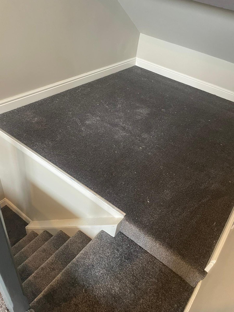 obaze_interiors's tweet image. Carpet perfection at its finest:
Delta – 4mm: Ksh 1,300/sq m
Madagascar – 8mm: Ksh 2,800/sq m
Executive VIP Red Carpet – 10mm: Ksh 4,000–5,200/sq m
Call 0740489487 to order now!
#KenyaInteriors #PremiumCarpets #DeltaMadagascarVIP #ElegantHomes #RedCarpetKenya