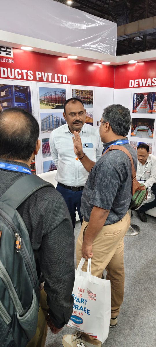 GiraffeStorage's tweet image. Thrilled by the success at #IndiaWarehousingShow2024! 🚛✨ Thank you for the incredible response to our innovative storage solutions. Here&apos;s to smarter, efficient warehousing! 💡📦 #GiraffeStorageSolutions