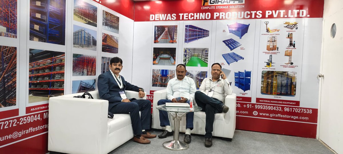 GiraffeStorage's tweet image. Thrilled by the success at #IndiaWarehousingShow2024! 🚛✨ Thank you for the incredible response to our innovative storage solutions. Here&apos;s to smarter, efficient warehousing! 💡📦 #GiraffeStorageSolutions