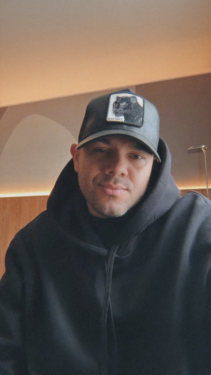 djjonattan's tweet photo. 🖤 https://t.co/2jMpC2hx9a