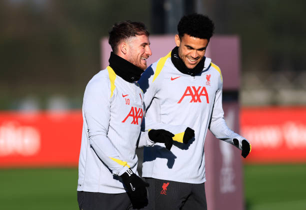 LFCphoto's tweet photo. More from training today.

#LFC #LFCtraining https://t.co/qxZXsrB8gu
