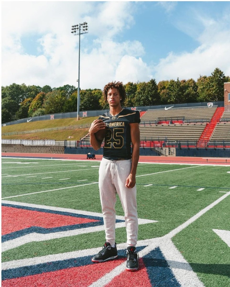 CJWiley_4's tweet photo. Blessed...🙏🏾
@UANextFootball
#mpire24 @MiltonEagles_FB 🦅
@DemetricDWarren @TheUCReport
@TomLuginbill @CraigHaubert @247Sports @On3Recruits @Rivals @AJCsports @MaxPreps @borntocompete @Atl_TD_Club @usatodayhss @CharlesPower @MaconTDClub @RecruitGeorgia @GeorgiaFootball https://t.co/uuruCmPCQ3