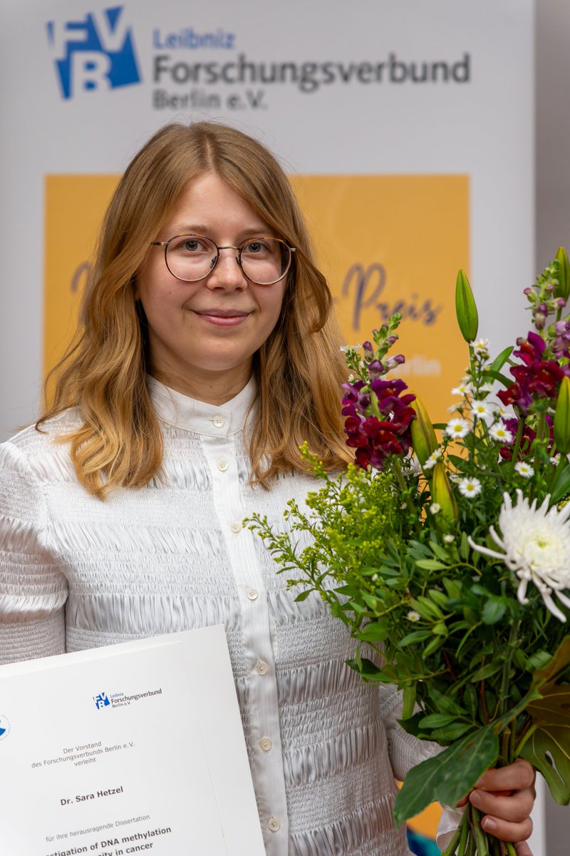 Jung, weiblich, begabt!  In diesem Jahr haben wir zwei talentierte Nachwuchswissenschaftlerinnen mit dem Marthe-Vogt-Preis ausgezeichnet: Sara Hetzel und Alexandra Quitmann.
Die Ausschreibung für 2025 finden Sie demnächst hier auf unserem Kanal.