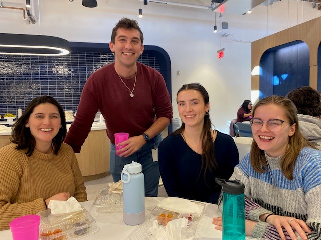 Relay_Tx's tweet image. At Relay Tx, we always gather for lunch.
You grab a seat at any table with any colleague from any group.
🦃 Yesterday’s Thanksgiving lunch looked like any other day of the week - with extra gratitude and extra gravy.