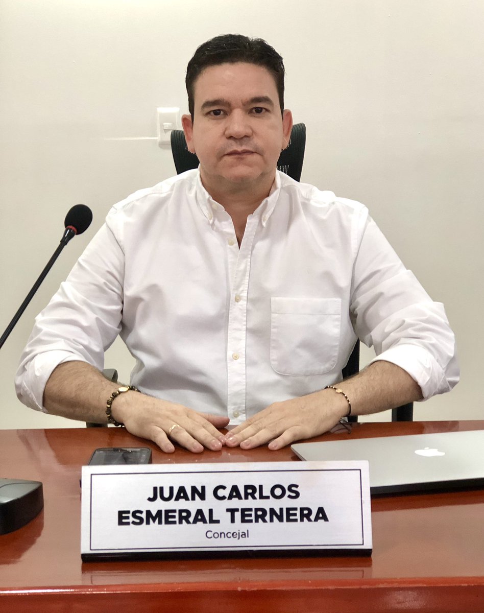 “Santa Marta está enfrentando una crisis de considerables dimensiones en el sector salud por el servicio desmejorado que ofrecen alguna IPS a la ciudad. Largas filas, demoras, entre otros factores, han motivado el presente debate con representantes de <a href="/SECSALUDSM/">Secretaría de Salud Distrital</a>” <a href="/juankesmeral/">Juan Carlos Esmeral</a>