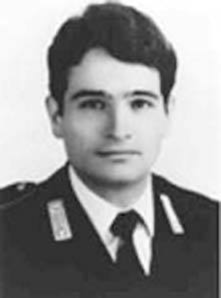 ANPIRomaPosti's tweet photo. Il #26novembre 1980, il brigadiere dei @_Carabinieri_
#EzioLucarelli, durante una perquisizione presso una carrozzeria a #Milano, fu ucciso da due neofascisti dei #Nar (#Cavallini e #Soderini) che qualche giorno prima avevano compiuto a #Treviso una rapina per autofinanziamento. https://t.co/iVoZEm5geo