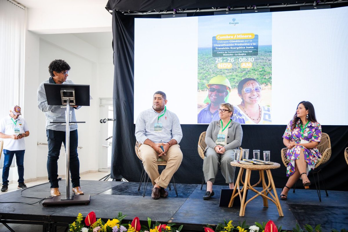 MinEnergiaCo's tweet image. ¡La #MineríaParaLaVida se hizo presente en Riohacha! 

Participamos en la primera jornada de #CumbreMinera, 'Diálogos climáticos por la diversificación productiva y la Transición Energética Justa' junto a @sintracarbon, @LAGUAJIRAGOB y @EmbAlemaniaCol; un espacio de diálogo entre