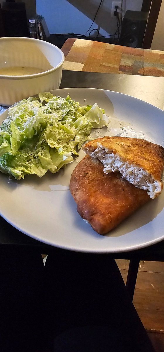 Made some chicken alfredo calzones yesterday 😋