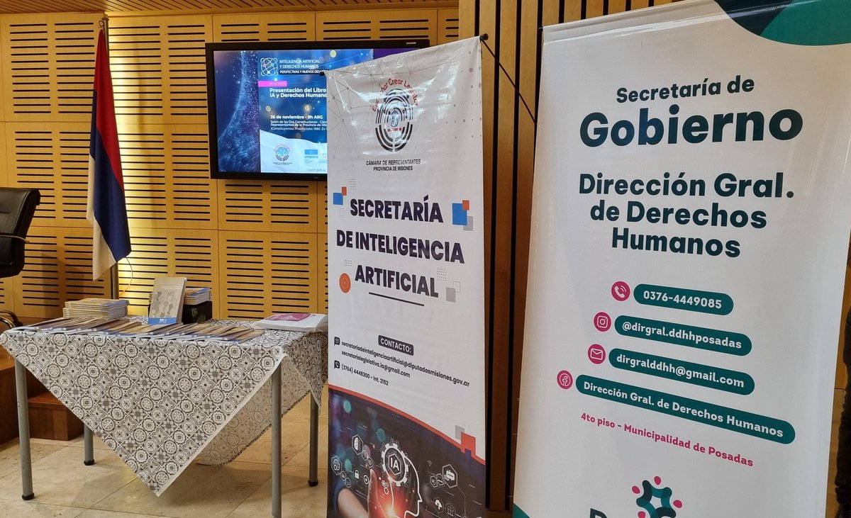 InformacionLeg3's tweet photo. 🌟 Desde la Cámara de Misiones reflexionamos sobre IA y derechos humanos. Presentamos el libro del CIPDH en un espacio de diálogo que promueve el desarrollo tecnológico ético. #IAyDDHH #DerechosHumanos https://t.co/rrjGWoR29r