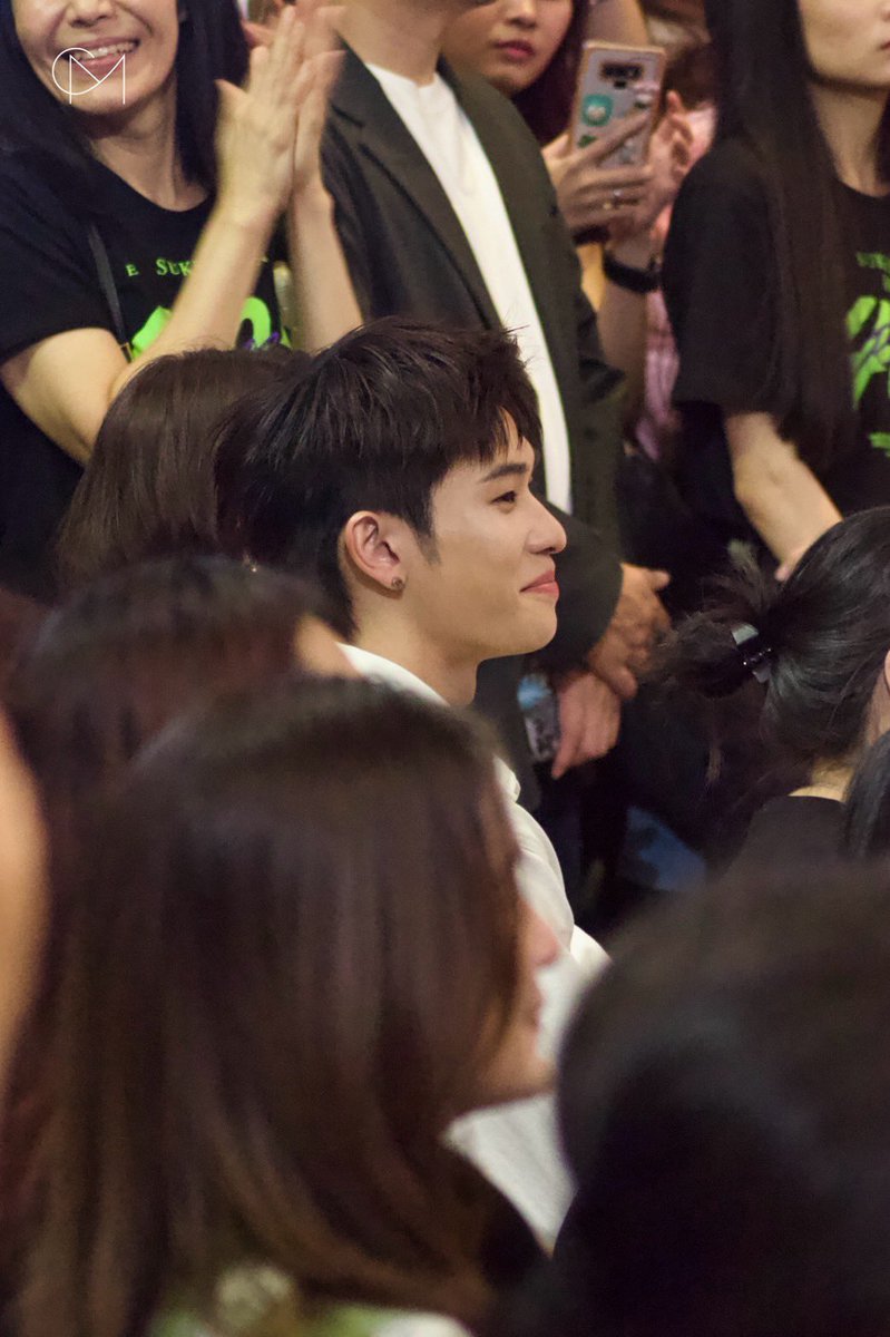 CM2Connect's tweet photo. กำลังใจสำคัญของ “พี่น้ำมนต์”
“ออฟโรด กันตภณ” ร่วมให้กำลังใจ (ติดขอบเวที) “ต้าห์อู๋ พิทยา” ในงานกาล่าภาพยนตร์ #404สุขีนิรันดร์RUNRUN
404 RUN RUN GALA x DAOU
#404สุขีนิรันดร์RUNRUNGALAxDAOU
#404สุขีนิรันดร์วันกาล่า
#404RUNRUN
#ออฟโรด #offroadKTP #OFFROAD4 https://t.co/UWoG78PYBc