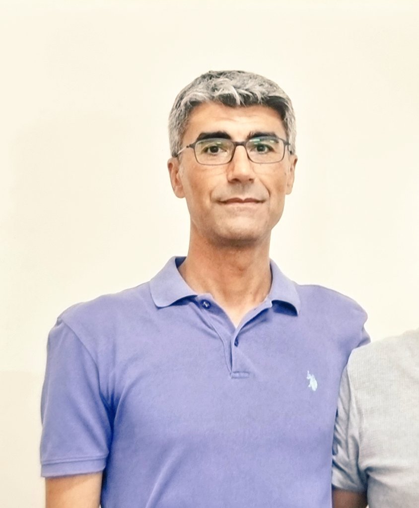 VE TAHLİYE...

İlhan Sami Çomak, 
30 yıl
3 ay
6 gün
sonra 
ÖZGÜR !

İlhan Sami Çomak, 
piştî
30 sal
3 meh
6 roj 
AZADE !