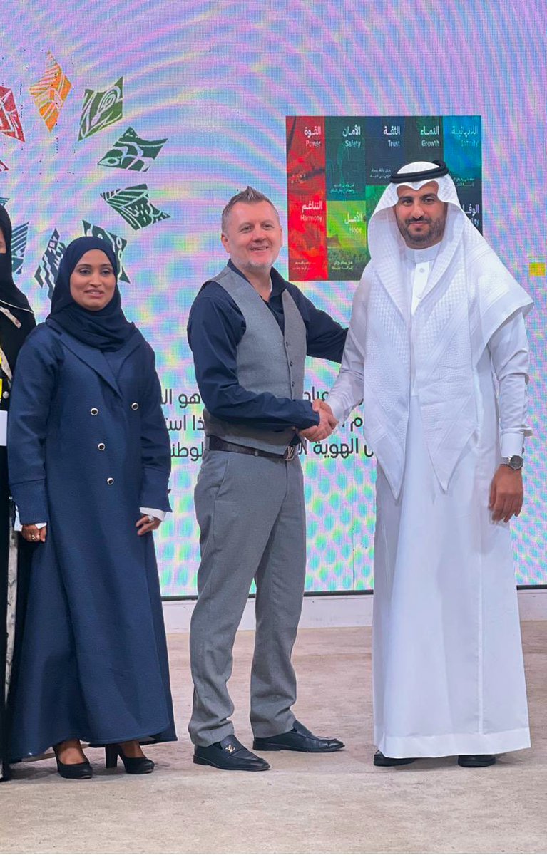 SofaraaUK's tweet photo. وقّعت اليوم #سفراء_رياديون للأعمال مذكرة تفاهم مع شركة #آلية_التعليم ضمن مبادرات #الطائف_94 بحضور سمو محافظ الطائف صاحب السمو الملكي الأمير #سعود_بن_نهار وذلك في مجالات #الابتكار #التطوع_الاحترافي #ريادة_الأعمال

وقع المذكرة سعادة رئيس مجلس الادارة د.فارس المالكي @EngFarisAlmalki https://t.co/FXfrwHqQkP