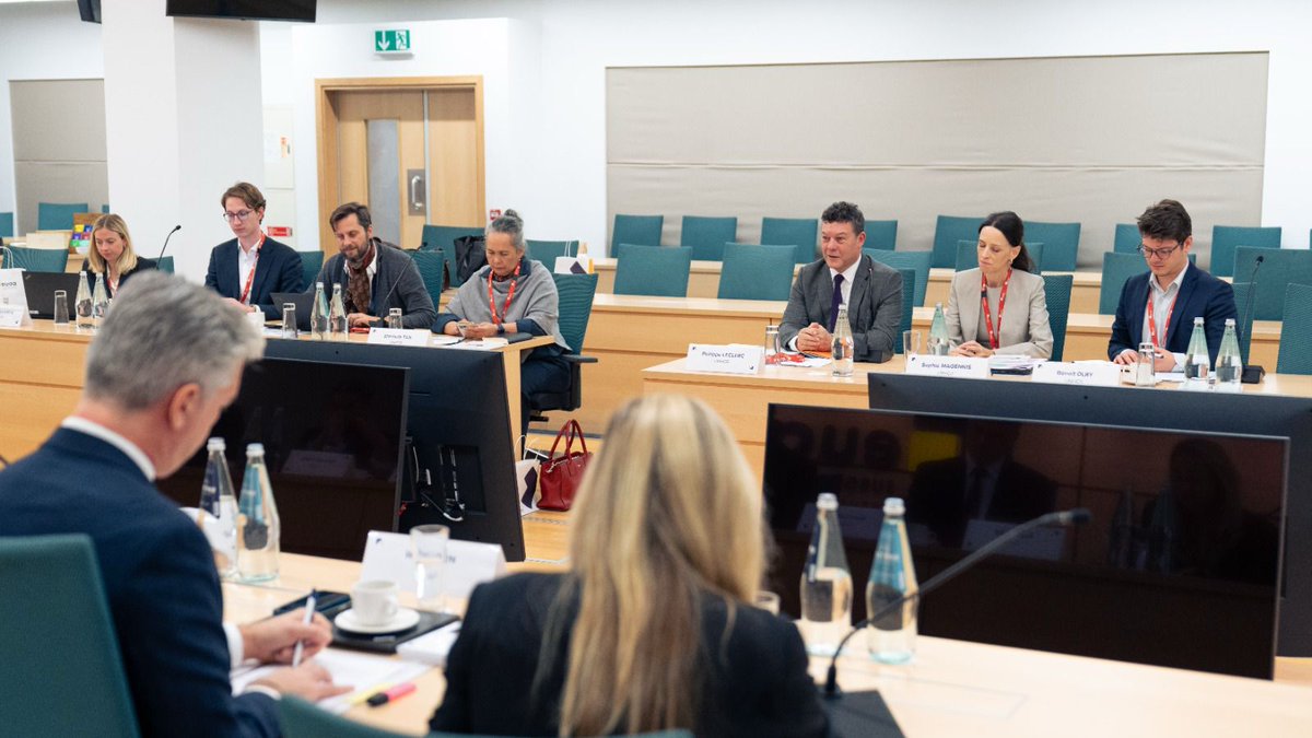 Nina Gregori (@ninagregorieuaa) on Twitter photo A pleasure to welcome <a href="/Refugees/">UNHCR, the UN Refugee Agency</a>' Philippe Leclerc, Elizabeth Tan & team for UNHCR-<a href="/EUAsylumAgency/">EU Agency for Asylum - EUAA</a> Senior Managers’ Consultations.
Avoiding duplication in our efforts to implement 🇪🇺 Pact is key. We discussed our cooperation in third countries & committed to deepen collaboration. A pleasure to welcome <a href="/Refugees/">UNHCR, the UN Refugee Agency</a>' Philippe Leclerc, Elizabeth Tan & team for UNHCR-<a href="/EUAsylumAgency/">EU Agency for Asylum - EUAA</a> Senior Managers’ Consultations.
Avoiding duplication in our efforts to implement 🇪🇺 Pact is key. We discussed our cooperation in third countries & committed to deepen collaboration.