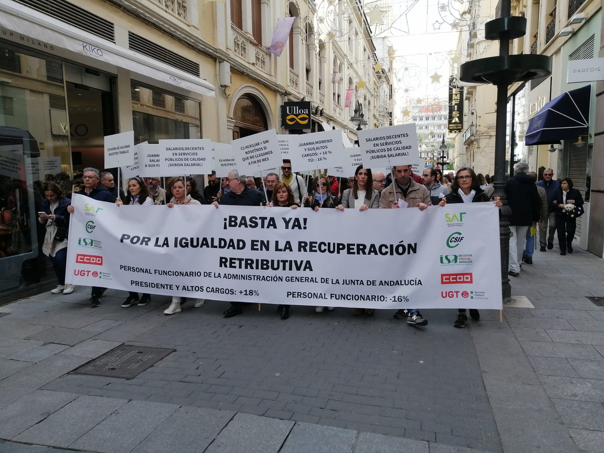 CSIFAGJA's tweet photo. 📢 CSIF y el resto de sindicatos volvemos a movilizarnos contra pasividad de la Junta ante la petición de mejoras retributivas para el personal funcionario.

Los complementos llevan 22 años sin revisarse y la pérdida de poder adquisitivo es de un 16%.

ℹ https://t.co/VHeXLeoFTv https://t.co/8G2FM98zLZ