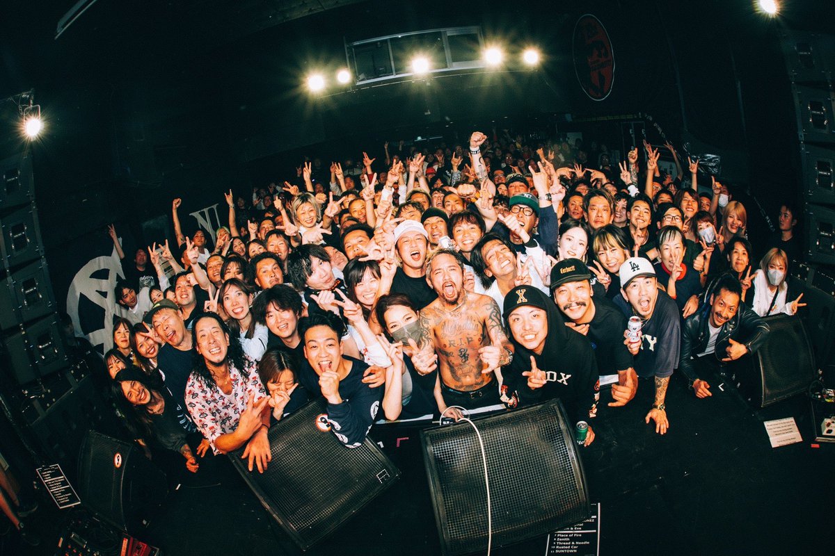 The__BONEZ's tweet photo. Matsuyama SALONKITTY presents
The BONEZ × SHADOWS
"Defend Your Style"
#DYS
#defendyourstyle
#thebonez
#shadowsjapan
photo by @nekozephoto https://t.co/yduA2yG1ck