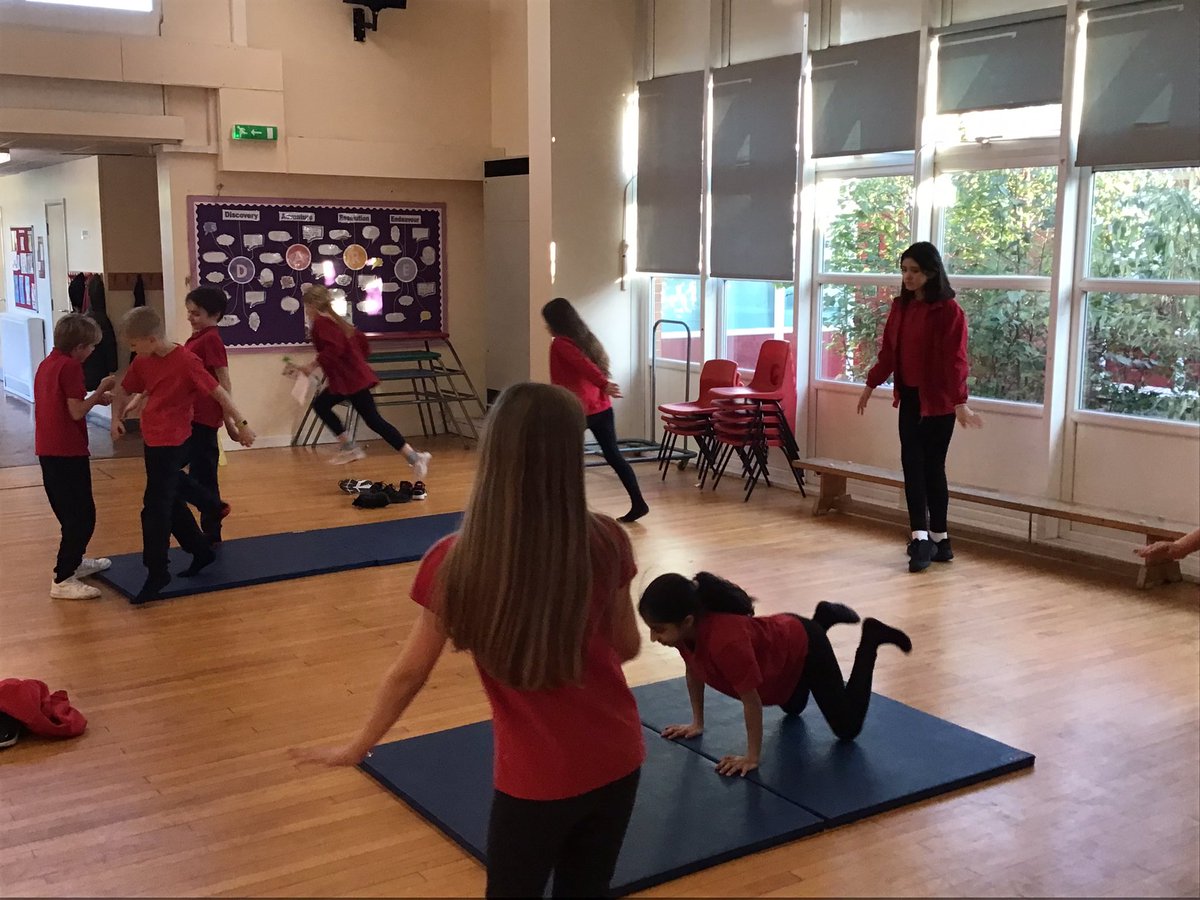Y6 enjoyed their Dance lesson this afternoon. The children enjoyed linking different styles and working collaboratively 
#Y6PECCPS #selfbeliefCCPS #teamworkCCPS