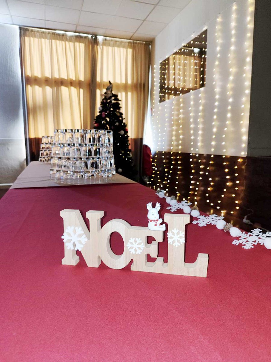 HotelRegain's tweet photo. Préparation repas festif de fin d'année !🧑‍🎄🎉

Petit avant-goût ! 🎄🎁

#repasdenoel #repasdefindannée #repasfestif https://t.co/4qJ5nD9ds0
