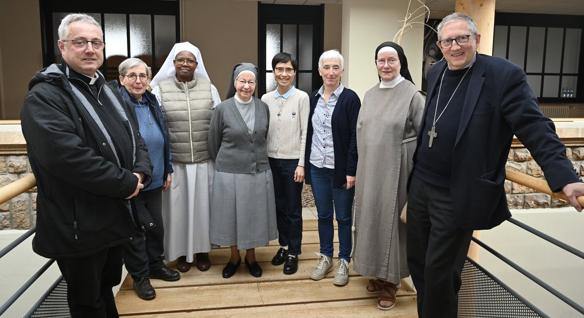 Rencontre des supérieures majeures  avec Monseigneur Michel à la Maison diocésaine