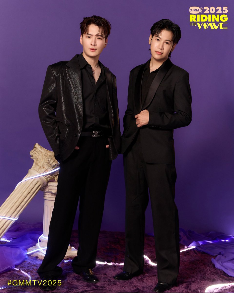TrendUpdateKS's tweet photo. HERE THEY ARE , OUR KRISTSINGTO !! 
— SLAY KINGS  🥹✨ 

KristSingto RIDE THE WAVE 
#GMMTV2025 
#คริสสิงโต https://t.co/bWmfWeziLz