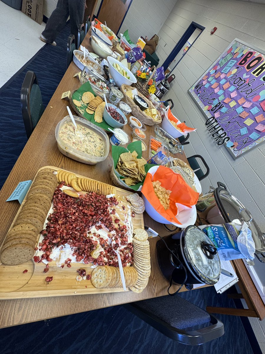 MsGallagherAPS's tweet photo. Our 1st Annual “Dipsgiving” @ASFSOnline was a huge success thanks to our wonderful staff!  I’m so grateful to be a part of such a warm, kind, and supportive community!  Happy Thanksgiving! 💛 https://t.co/HsGZRdT4Fg