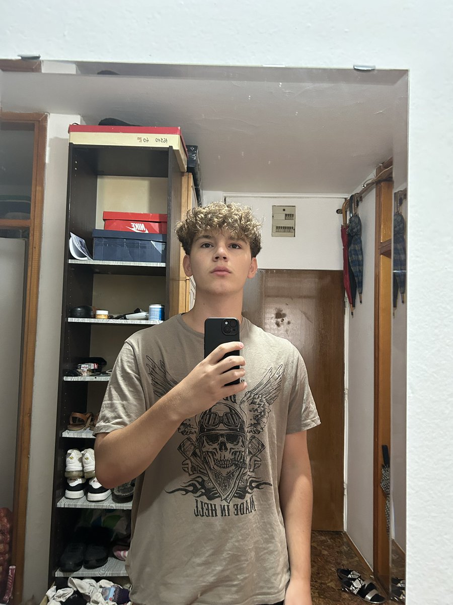 N64Sema's tweet photo. Update after months:

me https://t.co/3ctZRCDGUU