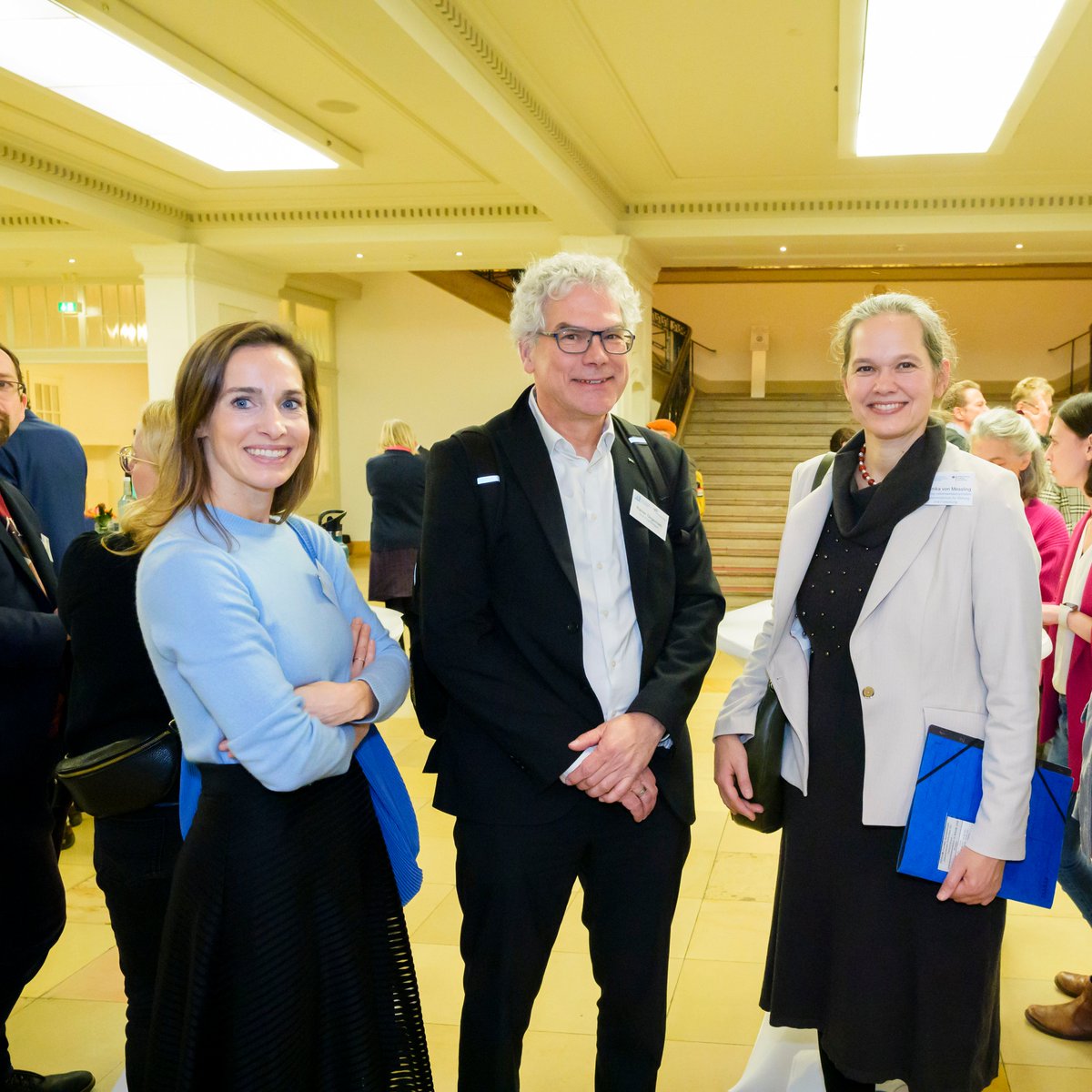 Früher kein Thema, heute selbstverständlich: Forschung im hausärztlichen Setting - dort, wo die allermeisten Patient:innen behandelt werden. Beim Symposium #DESAM #ForNet haben wir letzte Woche in Berlin gezeigt, wie stark sich diese Forschung entwickelt: desam-fornet.de