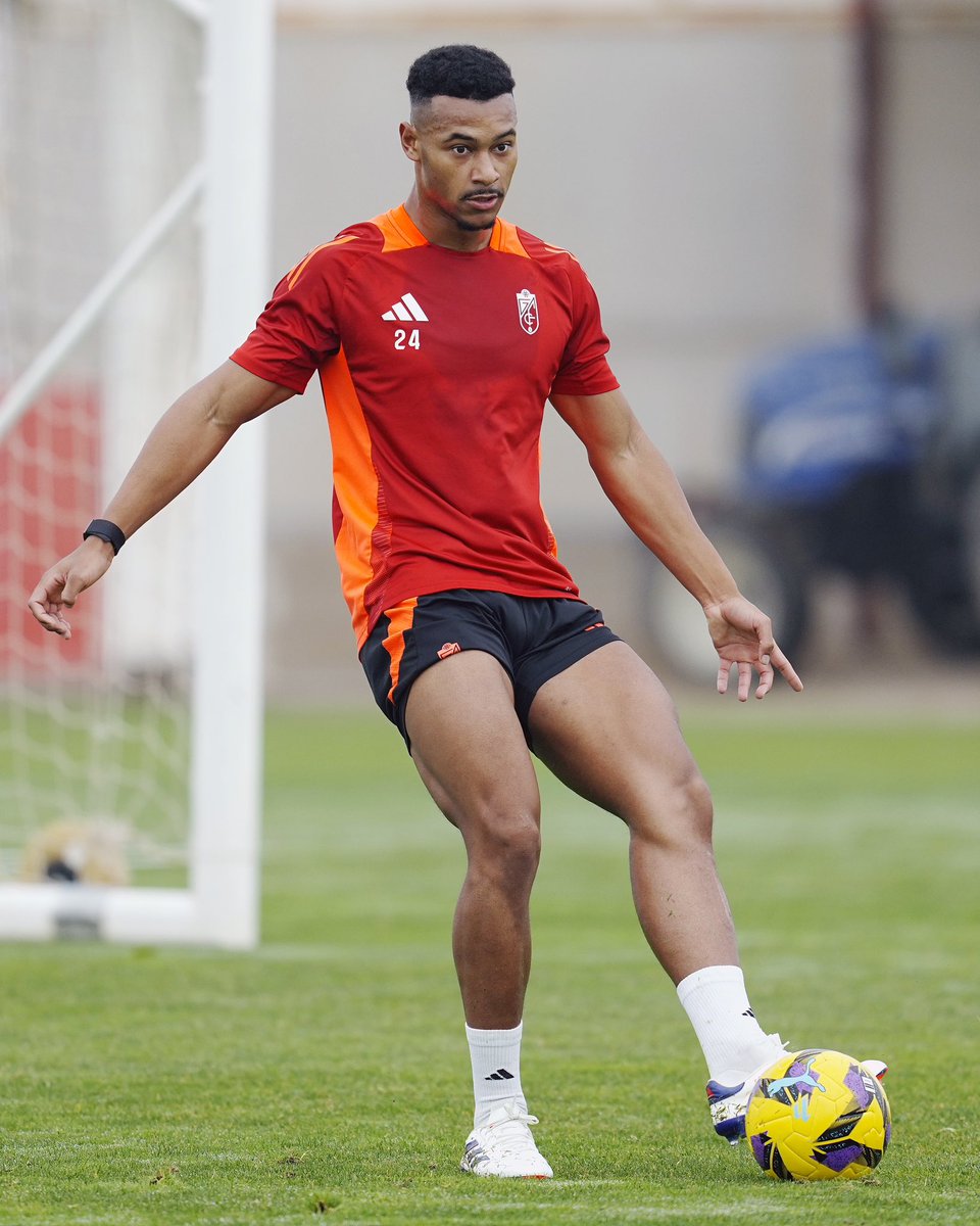 💪🏼 <a href="/loicwilliams_/">Loïc Williams</a>