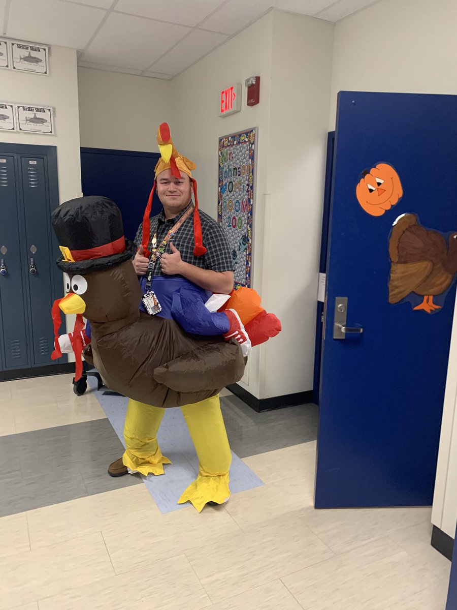 MrJohnsonOrtiz's tweet photo. Have a great Thanksgiving from my classroom to yours!!! @MrWPopejoy https://t.co/GtfqjIQoVj