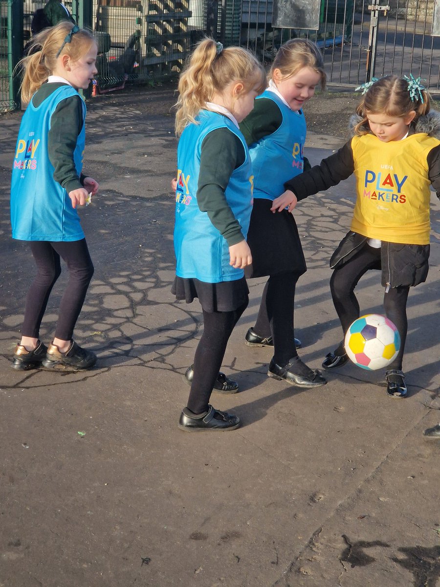 Sauchie Juniors Academy (@sauchiejnrsacad) on Twitter photo Final Disney Playmakers session today <a href="/CraigbankPS/">Craigbank Primary and ELC</a> with an exciting and enthusiastic group of girls!
Joy 🔵 and Envy 🟢 were definitely our favourite characters from the world of #InsideOut2
<a href="/ActiveClacks/">ActiveClacks</a> <a href="/ScotFACentral/">Central Region</a> Final Disney Playmakers session today <a href="/CraigbankPS/">Craigbank Primary and ELC</a> with an exciting and enthusiastic group of girls!
Joy 🔵 and Envy 🟢 were definitely our favourite characters from the world of #InsideOut2
<a href="/ActiveClacks/">ActiveClacks</a> <a href="/ScotFACentral/">Central Region</a>