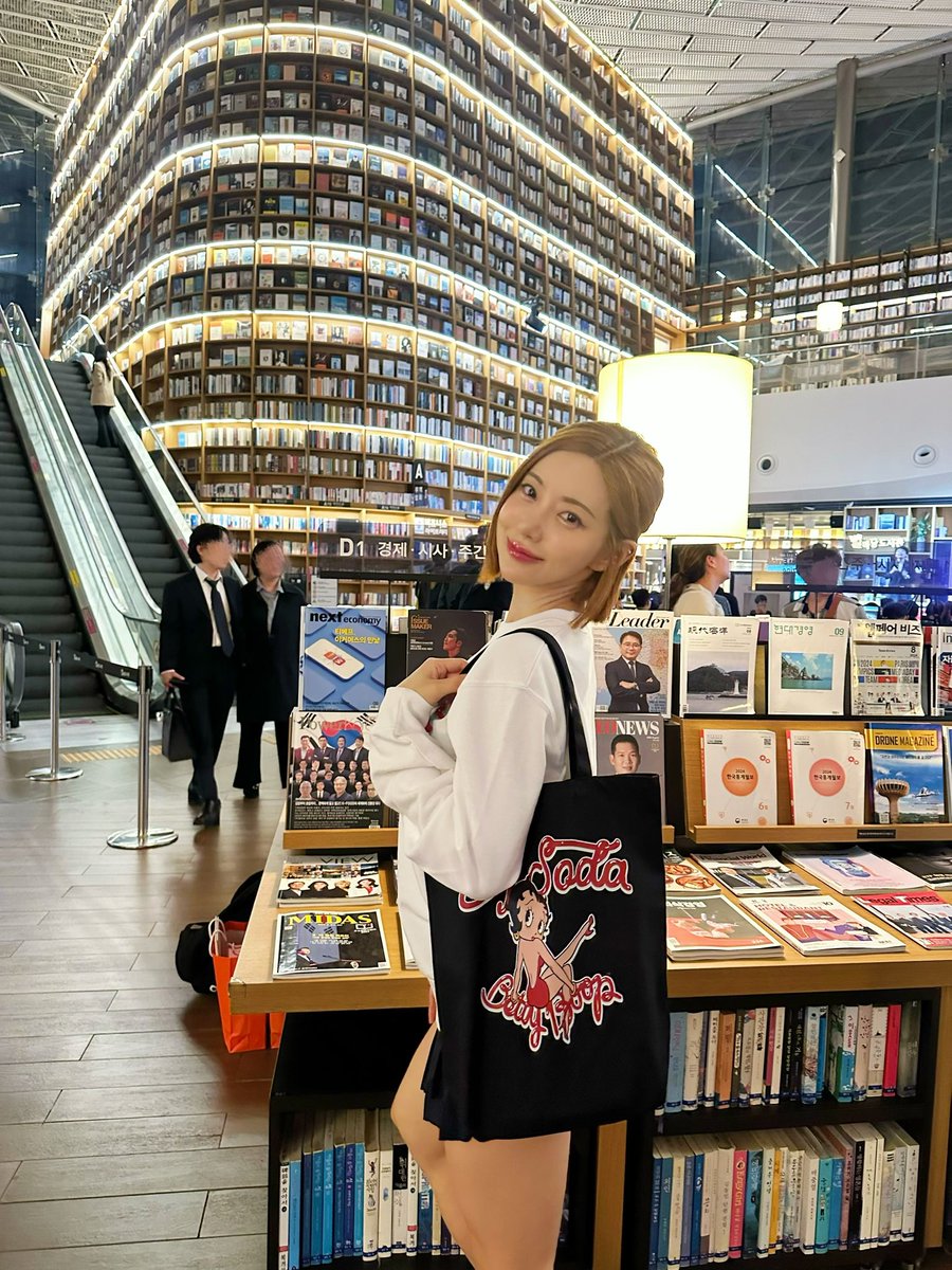 「SODA x Betty Boop」❤️💙のコラボが発売されました！以下のリンクで購入できますよ。

nijistore.stores.jp

SODA x Betty Boop💙❤️collaboration has launched! You can purchase it at the link below.🥰

nijistore.stores.jp