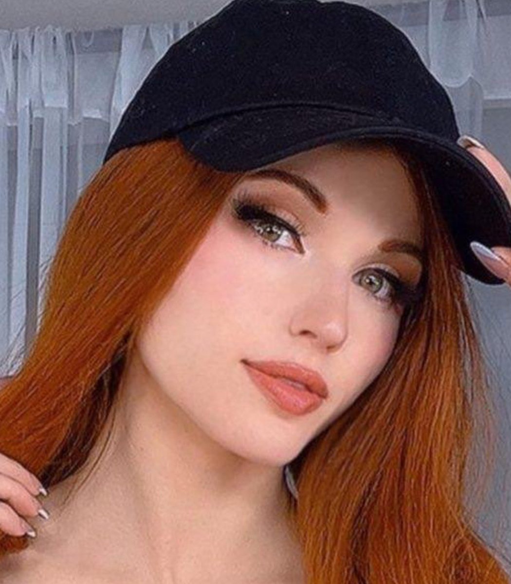 Amouranth shared her crypto wallet, revealing over $20M in Bitcoin